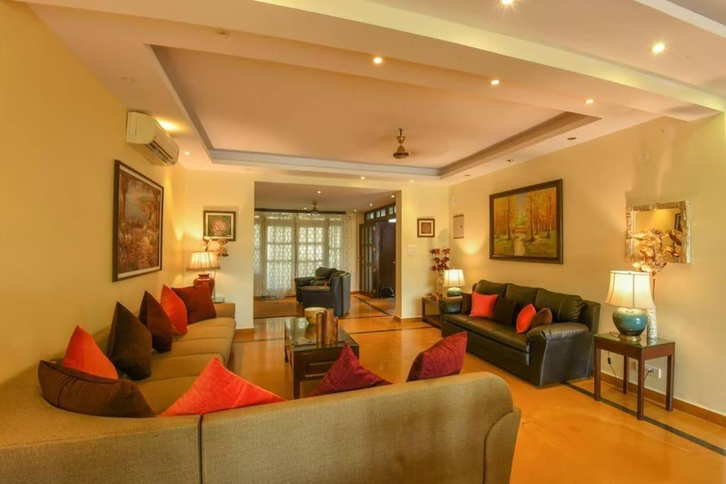 Villa Nazuri W Caretaker แคนโดลิม ภายนอก รูปภาพ