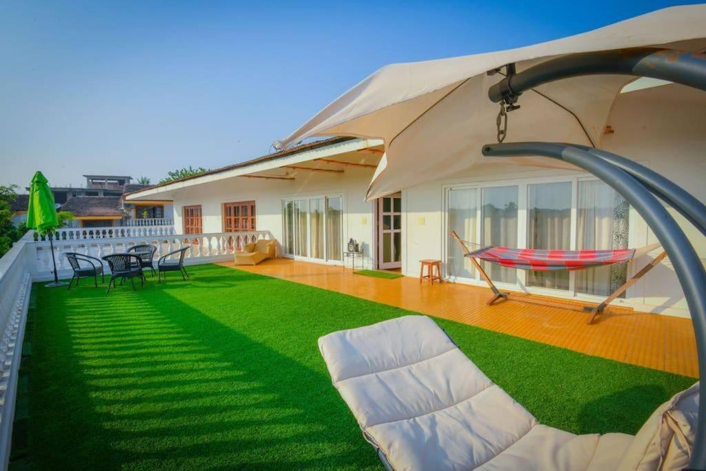 Villa Nazuri W Caretaker แคนโดลิม ภายนอก รูปภาพ