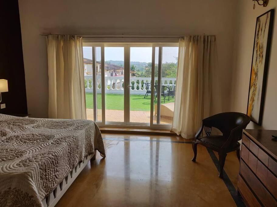 Villa Nazuri W Caretaker แคนโดลิม ภายนอก รูปภาพ