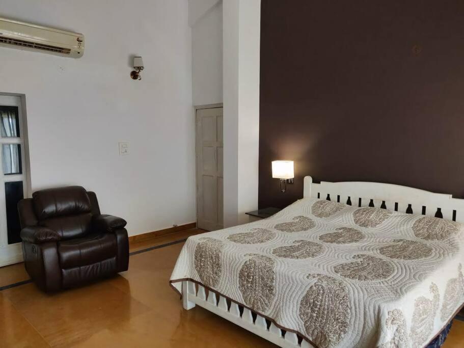 Villa Nazuri W Caretaker แคนโดลิม ภายนอก รูปภาพ