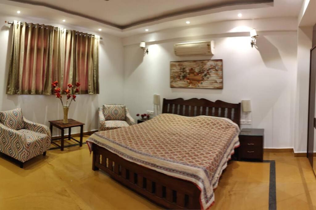 Villa Nazuri W Caretaker แคนโดลิม ภายนอก รูปภาพ