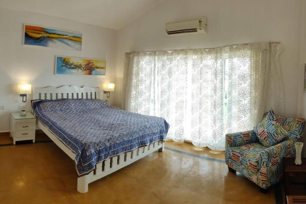 Villa Nazuri W Caretaker แคนโดลิม ภายนอก รูปภาพ
