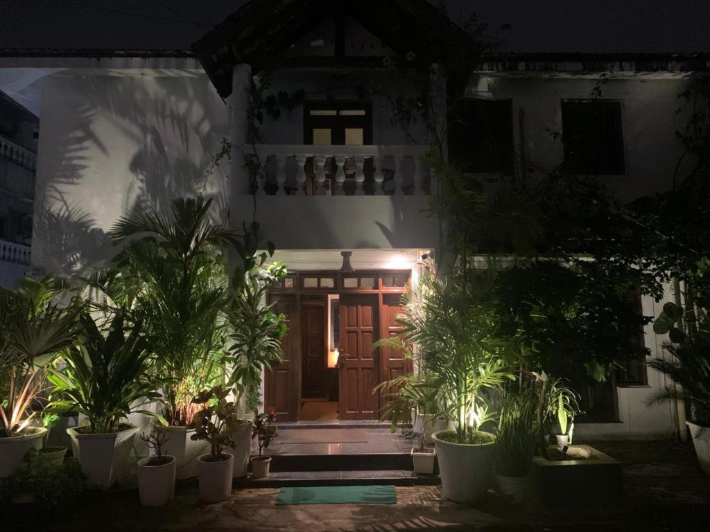 Villa Nazuri W Caretaker แคนโดลิม ภายนอก รูปภาพ